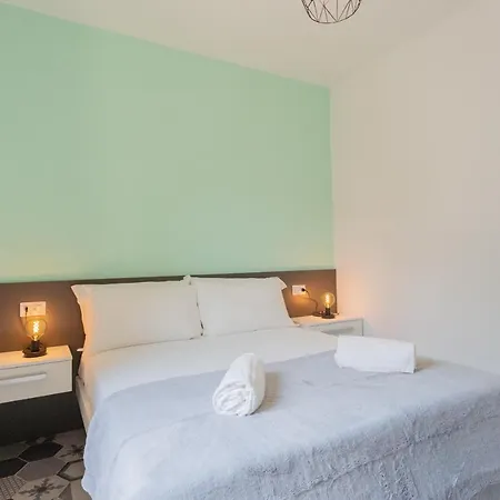 Colazione Da Tiffany With Private Parking - By Rent アパート チェルノッビオ