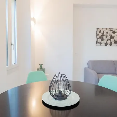 Colazione Da Tiffany With Private Parking - By Rent Apartment